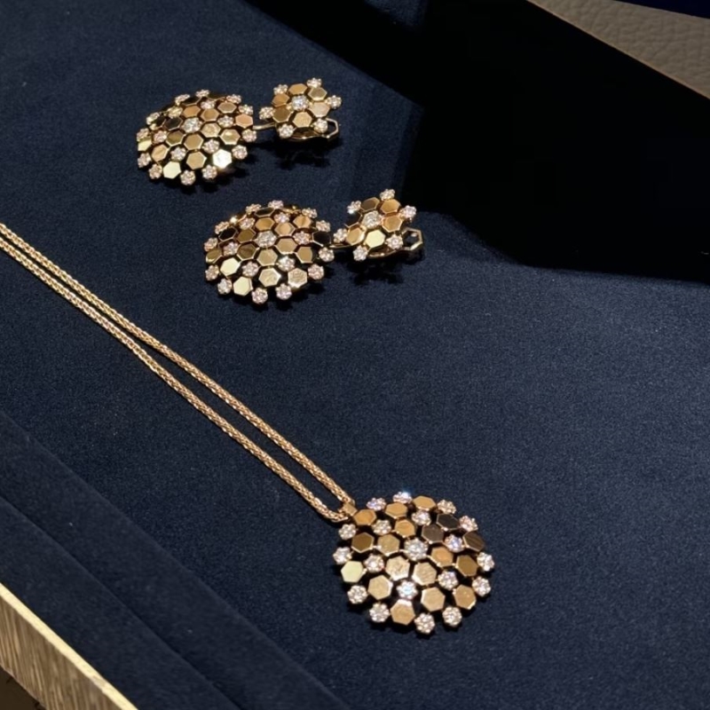CHAUMET
